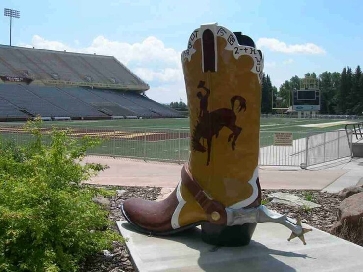 College Football Betting: Wyoming at Missouri