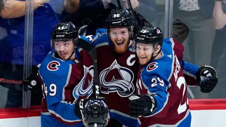 Colorado Avalanche at Winnipeg Jets