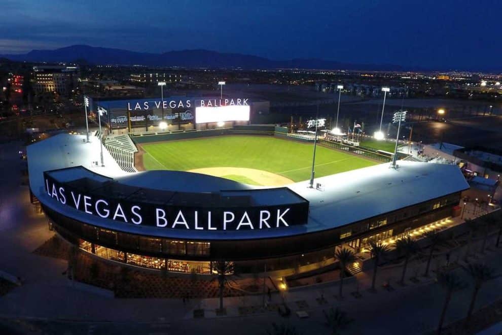 Oakland A's strike deal to move to new 30,000-seat stadium in Las Vegas