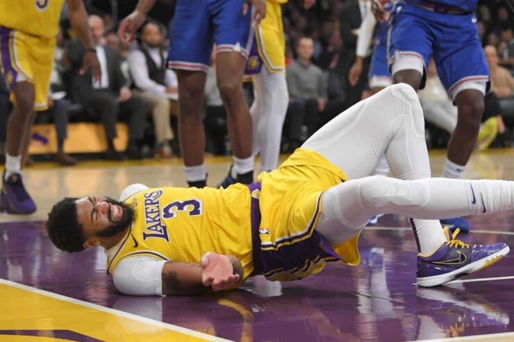 Lakers Can’t Stay Healthy, Blame Trainer
