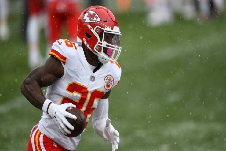 Desperate Baltimore Ravens Looking At Running Back Le’Veon Bell