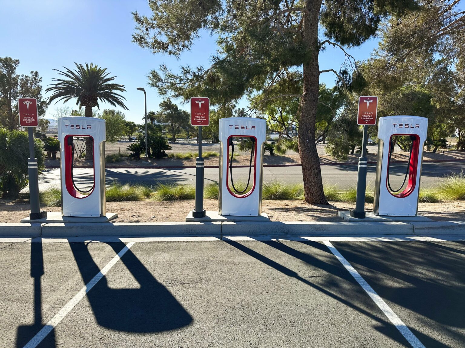 Huge Tesla Supercharger Station Now Open At M Resort Spa Casino In Las
